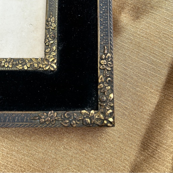 Vintage Antique Photo Frame Gilded Metal - Picture 5 of 15